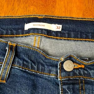 Levi boyfriend ripped jeans